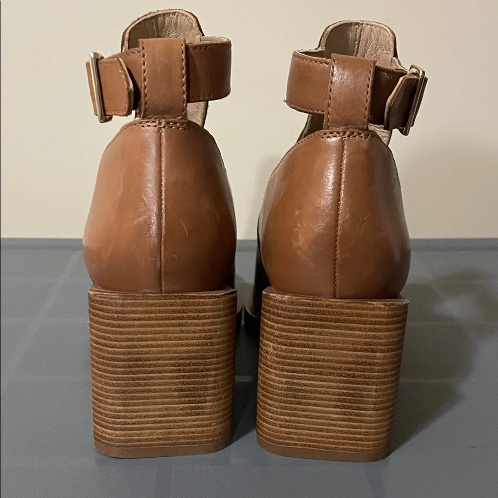 Nwt’sFree People Brady Buckle Cutout Block Heel Leather Boot in Cognac Size 37 - Picture 5 of 10